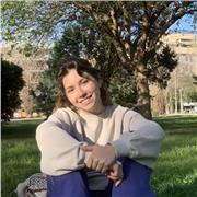 Estudiante universitaria ofrece clases de repaso de todas las asignaturas